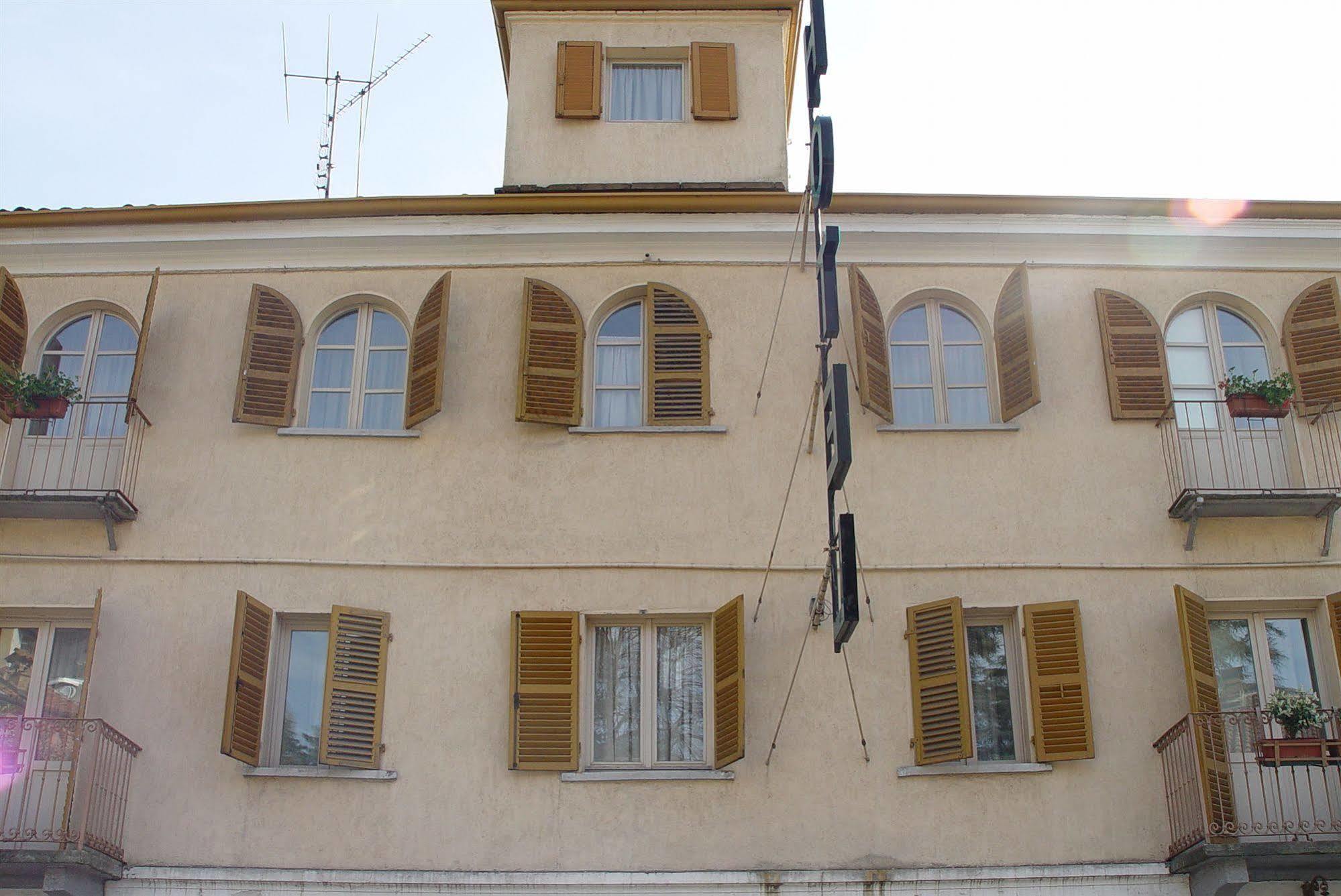 Hotel Pino Torinese Exterior foto